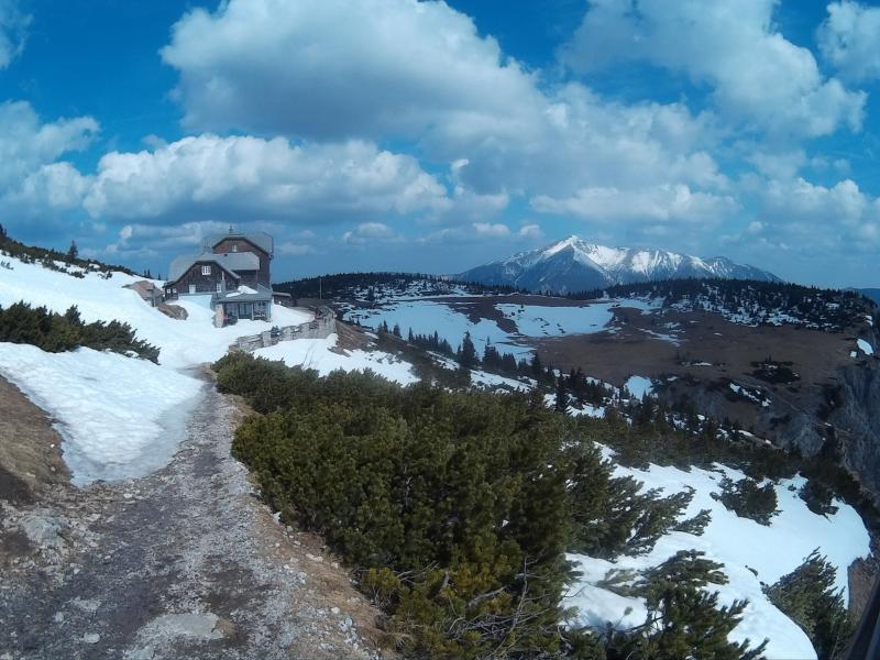 Rax  Otto Főherceg Menedékház Háttérben a Schneeberg