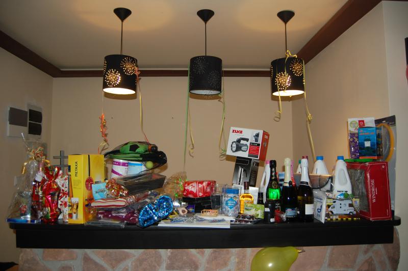 Tombolatárgyak tömkelege