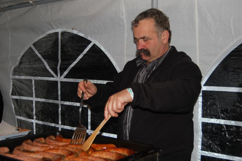 Hurka-kolbász sütés