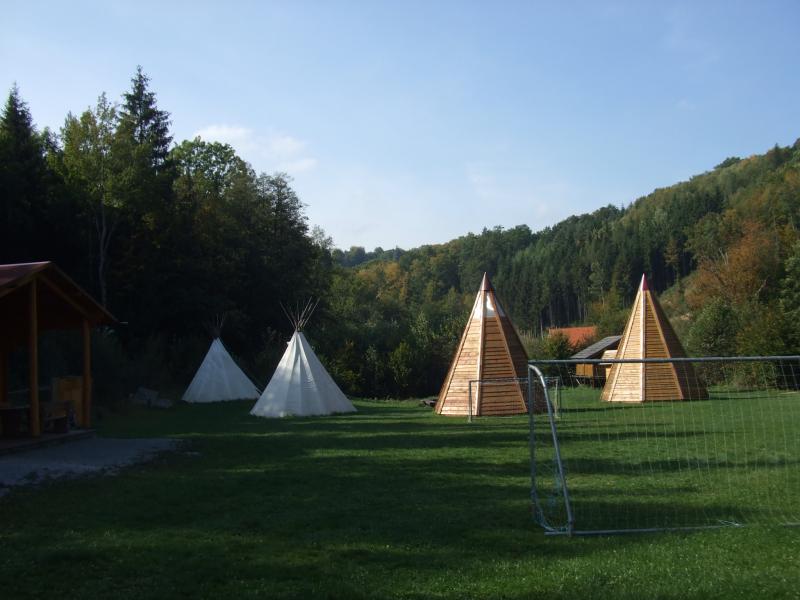 Ez itt a Tipis, igazi fapados alvóhelyek