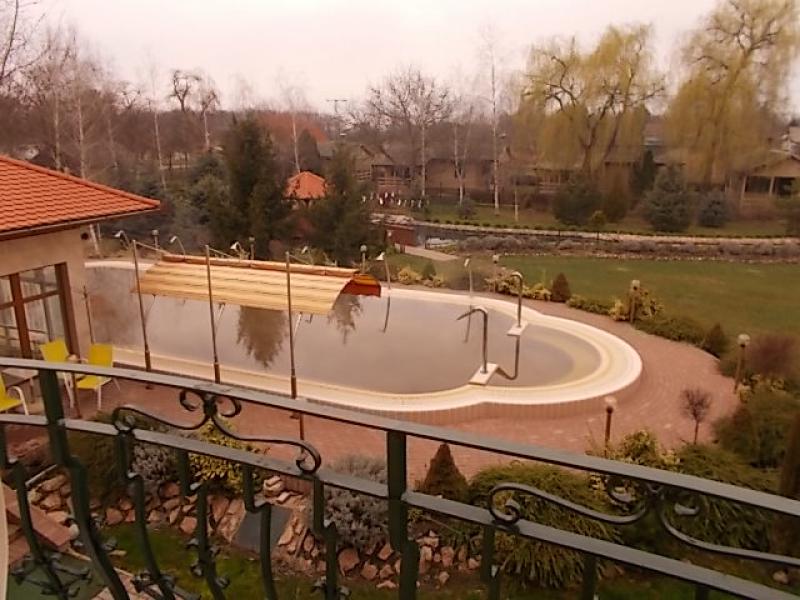 Szabadtéri medence