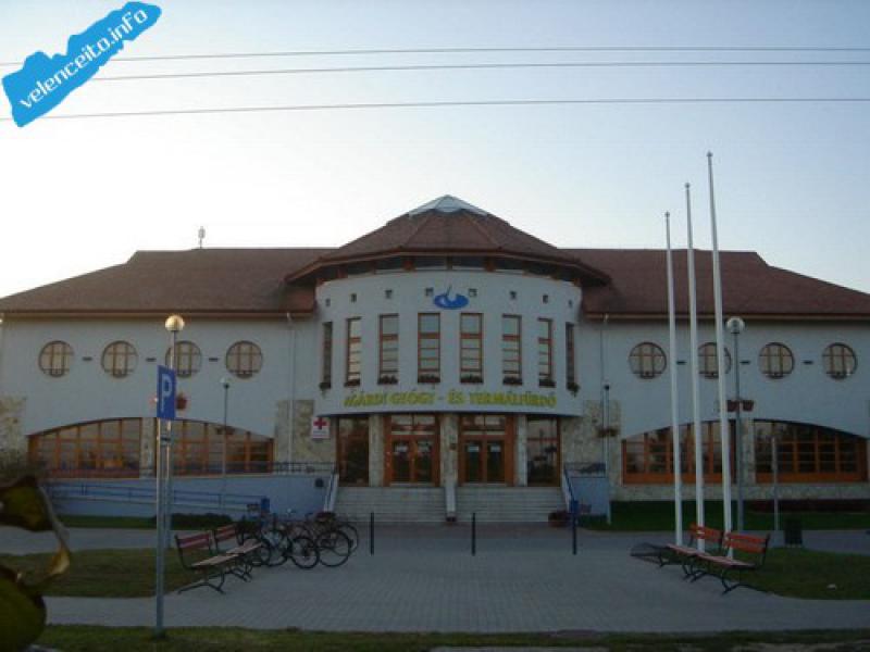 Fürdő főbejárata