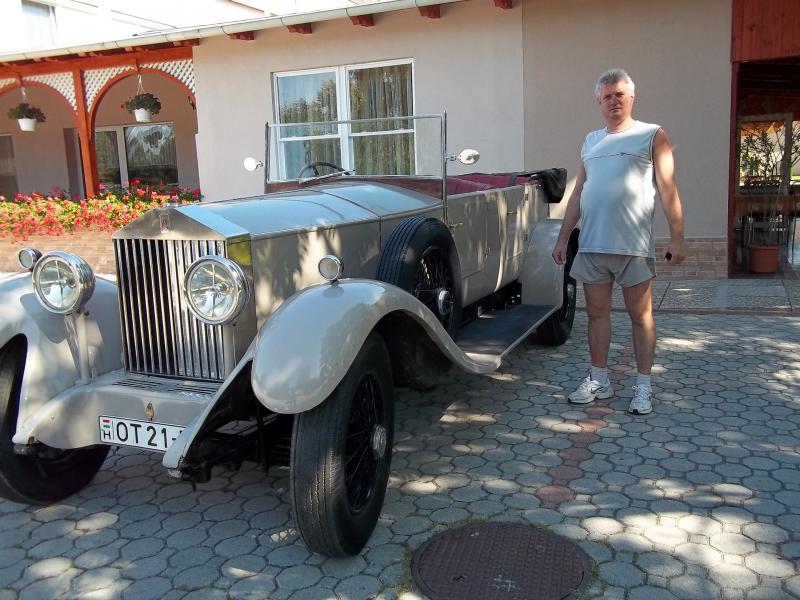 Veterán találkozó autója