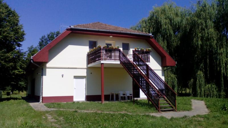 apartmanház