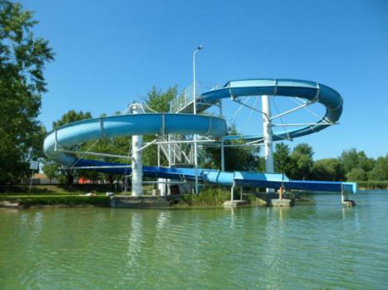 Csúszda 1 csúszás 200Ft.
