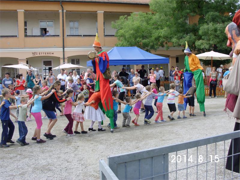 Várjátékok